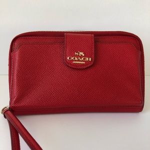 COACH red Wristlet/wallet🔴 : used 2x